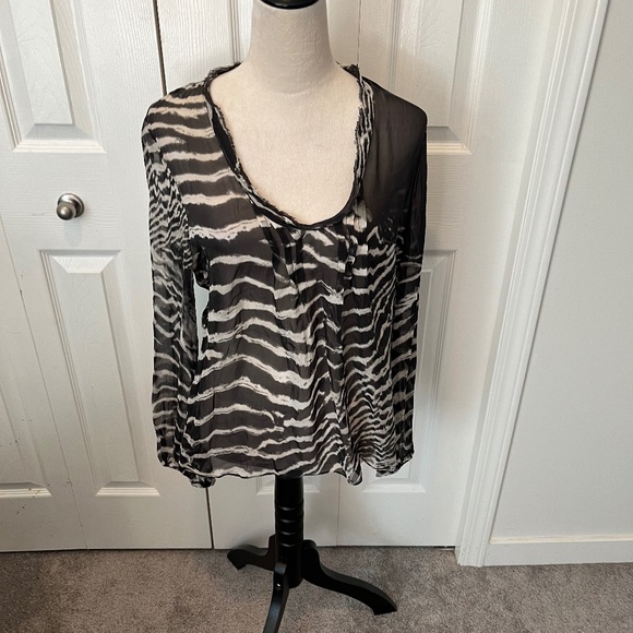 Elie Tahari pure silk size M top - Picture 1 of 15